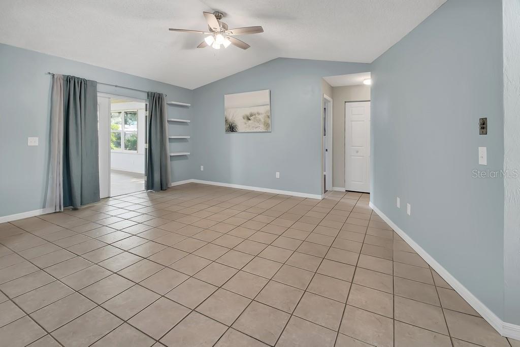 235 West Retta Street De Leon Springs, FL 32130 - Photo 9 of 32