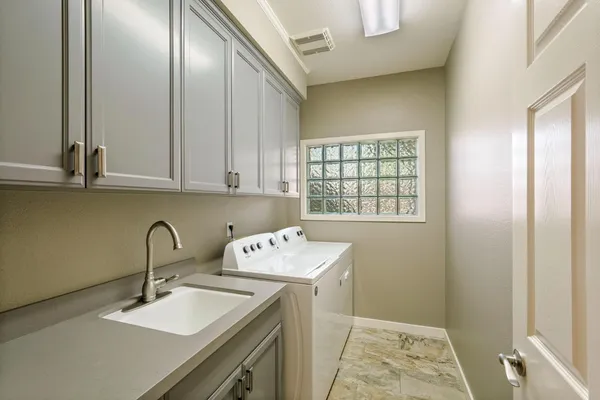 $569,500 | 2486 Central Park Drive, Lodi, CA 95242