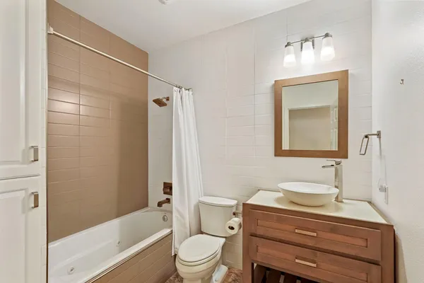 $569,500 | 2486 Central Park Drive, Lodi, CA 95242