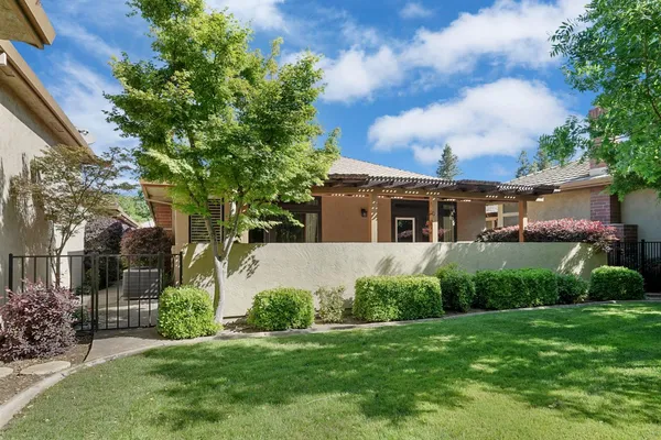 $569,500 | 2486 Central Park Drive, Lodi, CA 95242
