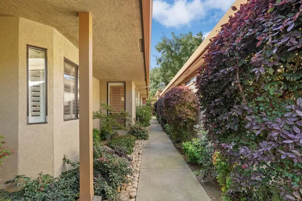 $569,500 | 2486 Central Park Drive, Lodi, CA 95242