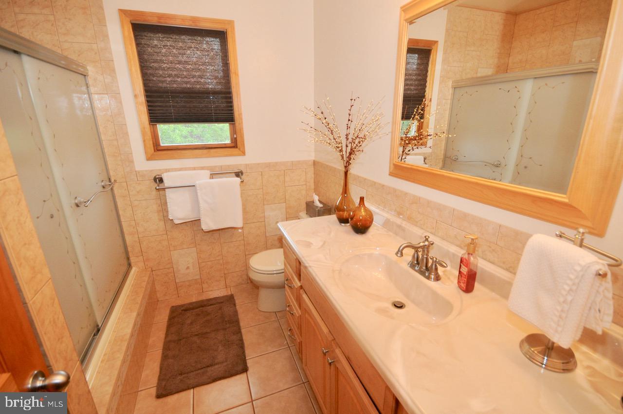 2615 County House Road Deptford, NJ 08096 - Photo 20 of 22 Full upgraded bath