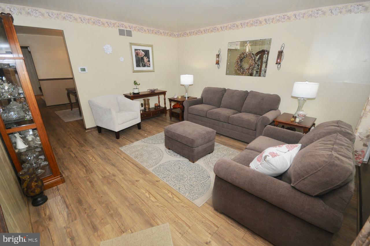 2615 County House Road Deptford, NJ 08096 - Photo 5 of 22 Feels like home!