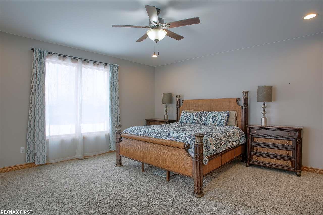9844 Division Columbus, MI 48063 - Photo 16 of 48 31372147-15.JPG