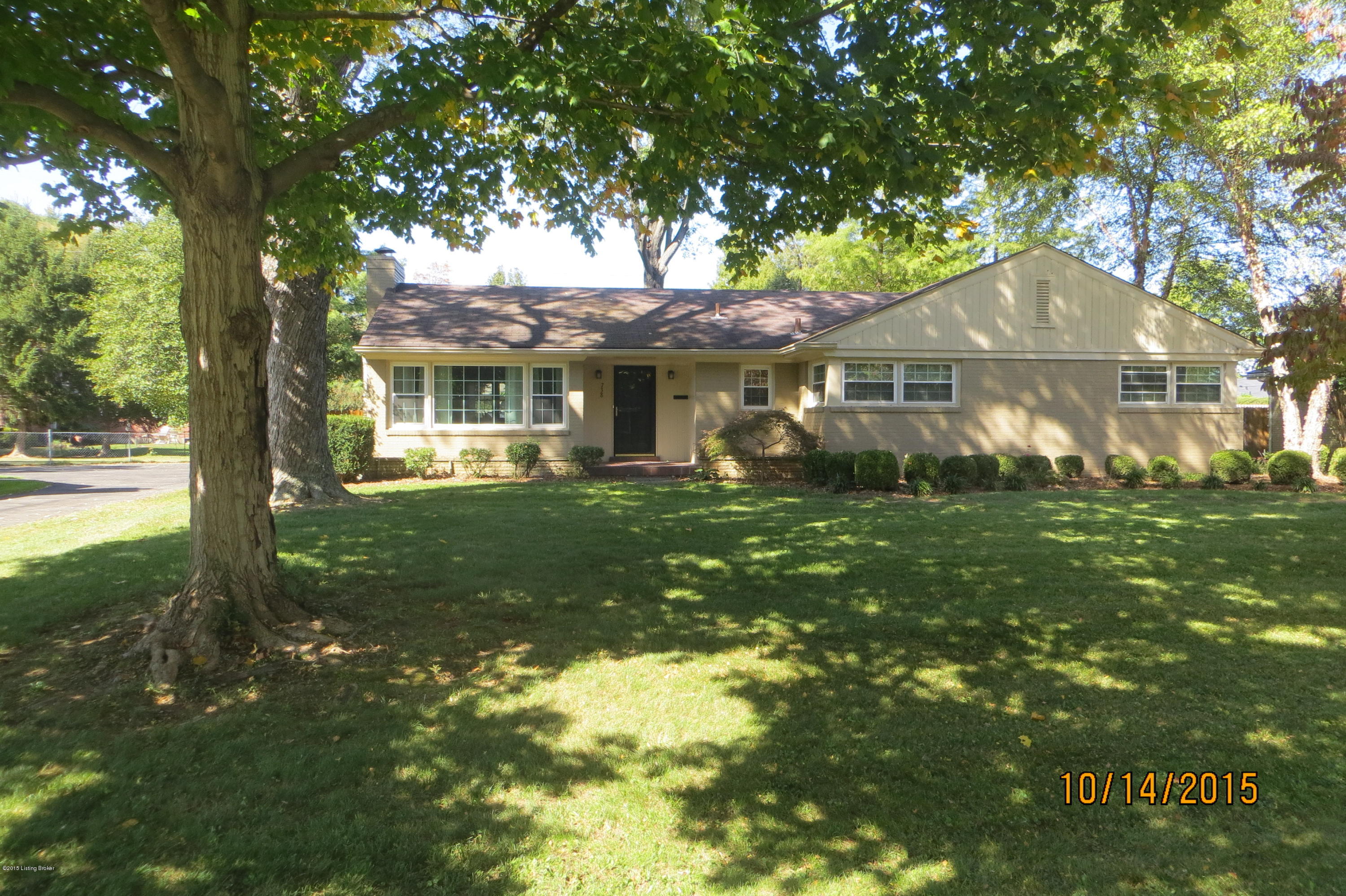 738 Wicklow Road Louisville, KY 40207 - Photo 2 of 33 002