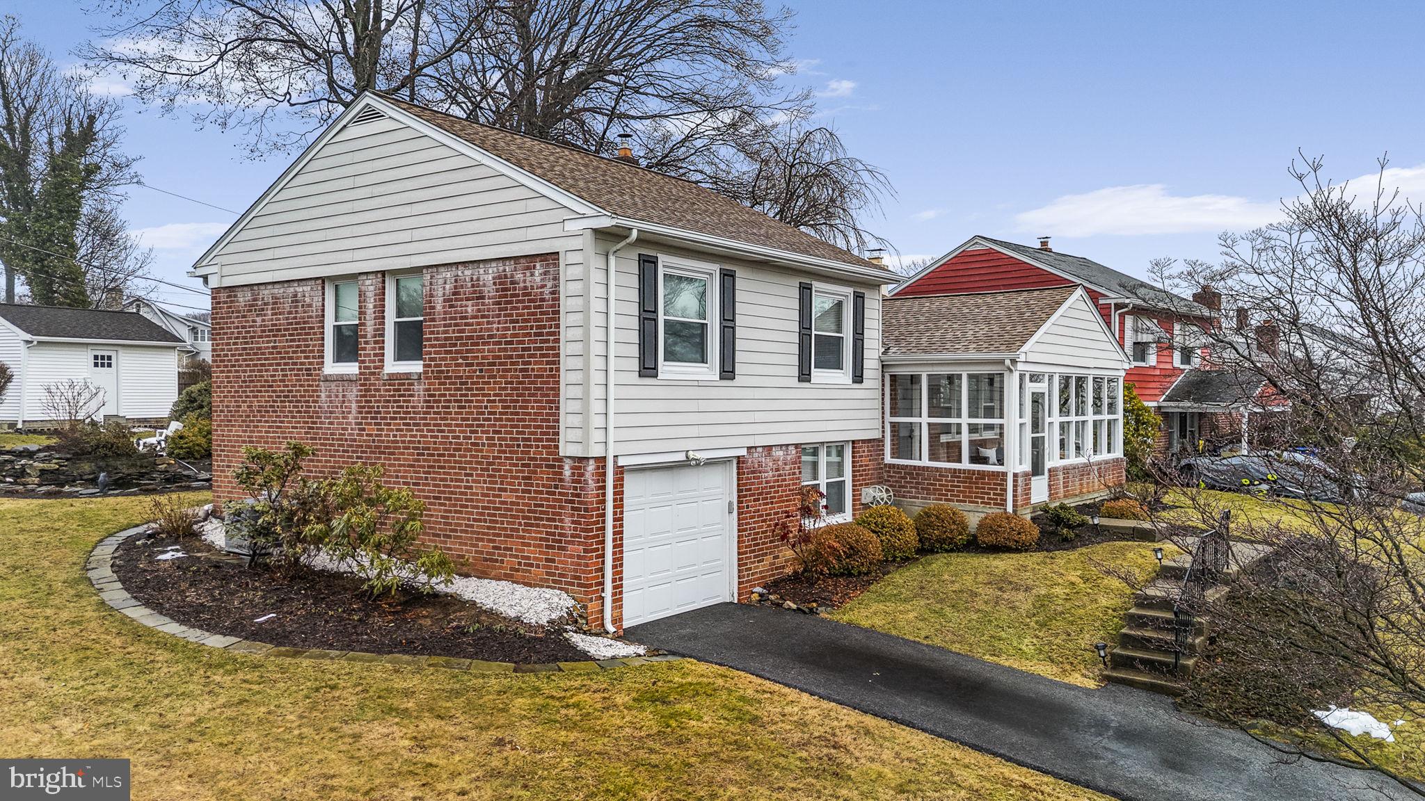 711 Elgin Road Newtown Square, PA 19073 - Photo 27 of 36 2+ car driveway with attached garage