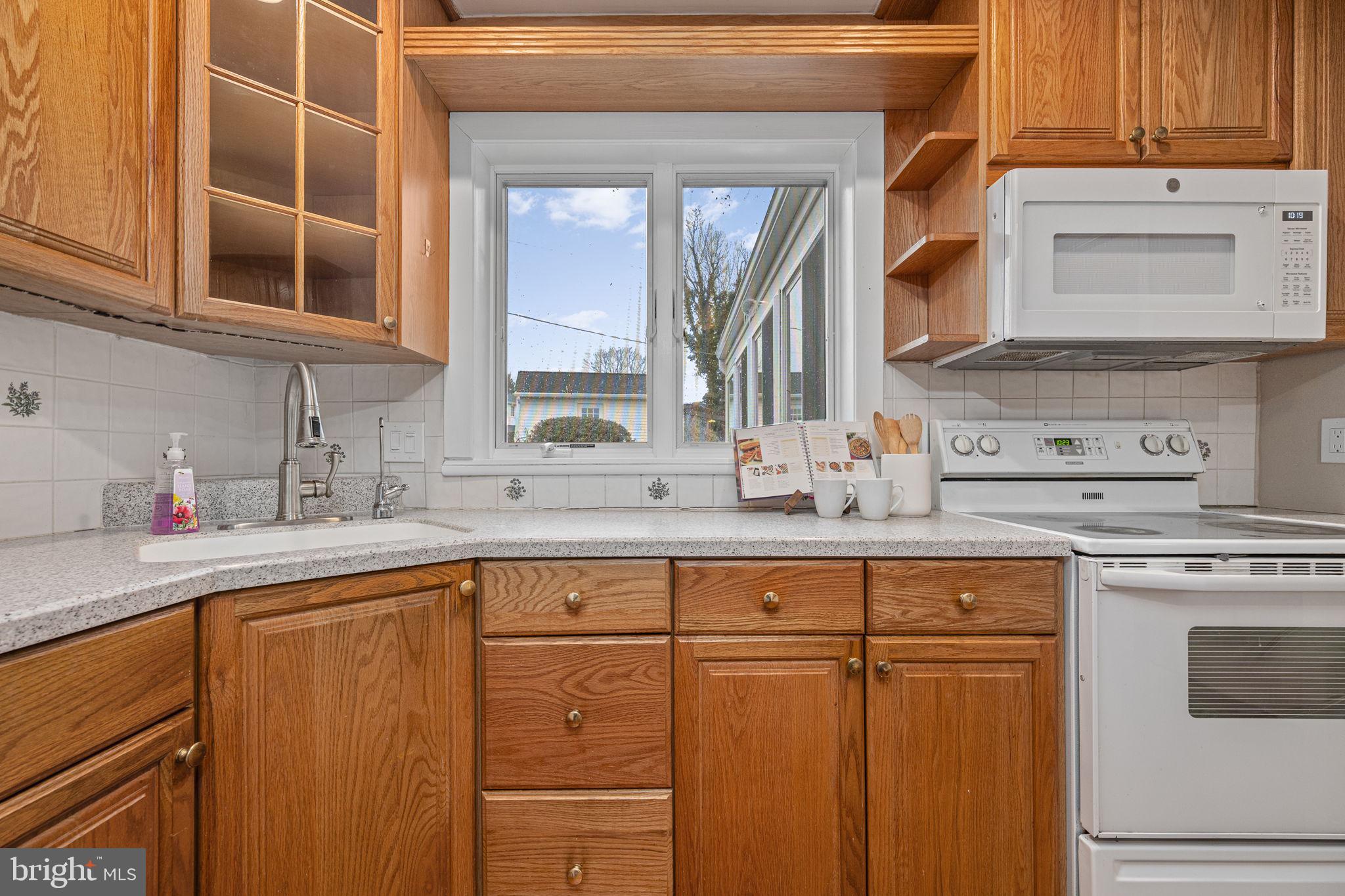711 Elgin Road Newtown Square, PA 19073 - Photo 10 of 36 Plenty of counter space