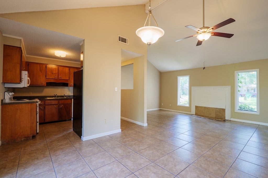 2012 Fawnridge Road Valdosta, GA 31602 - Photo 12 of 31 Gallery Image 12
