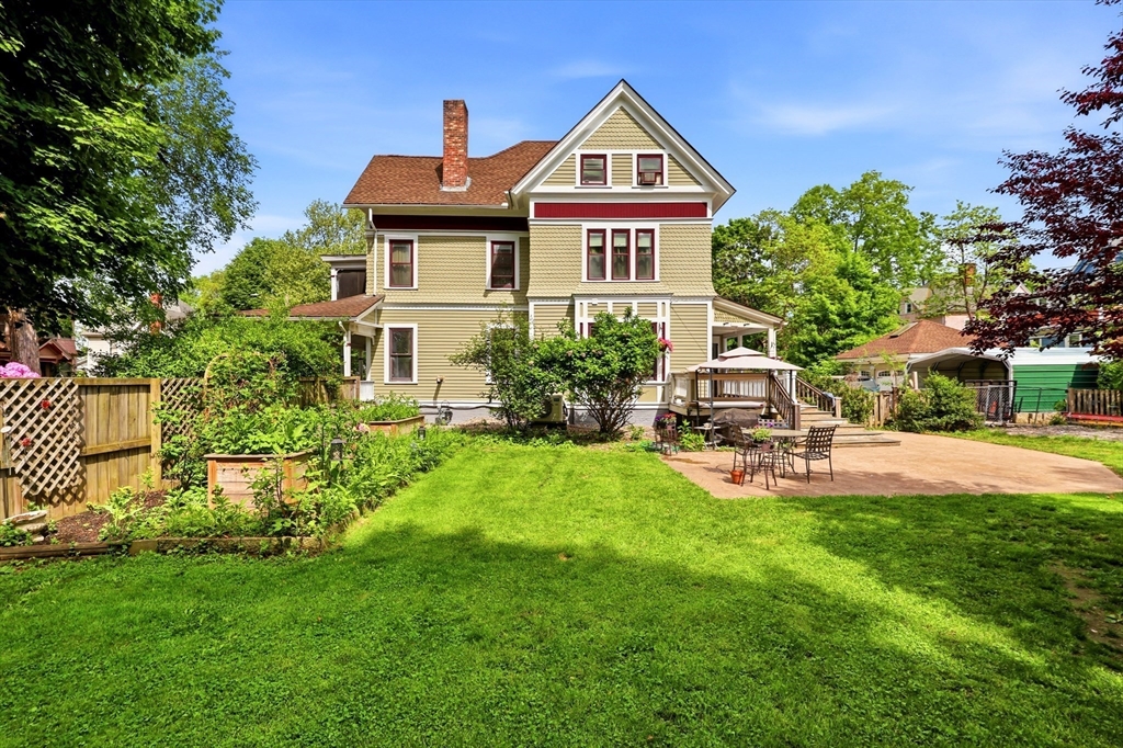151 Bowdoin Street Springfield, MA 01109 - Photo 33 of 38