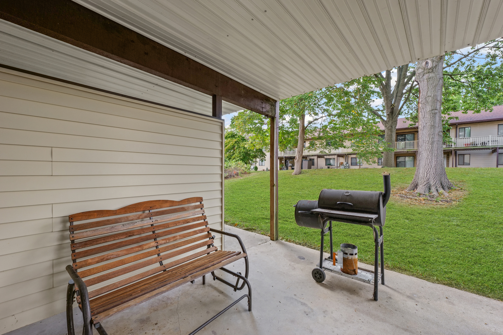 1302 Christopher Circle, Unit 4 Urbana, IL 61802 - Photo 12 of 17 a garden view with a seating space