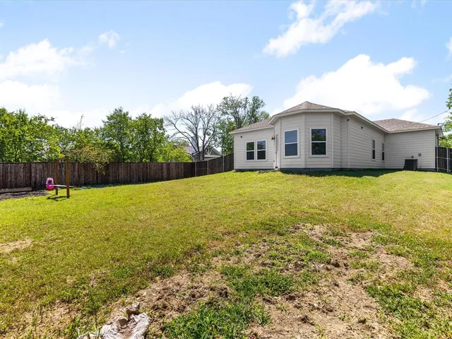 $270,000 | 407 Peabody Street, Hillsboro, TX 76645