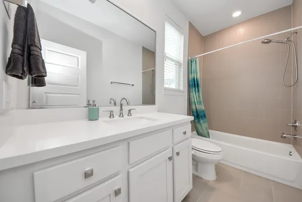 $2,750 | 506 West Donovan Street, Unit F, Houston, TX 77091