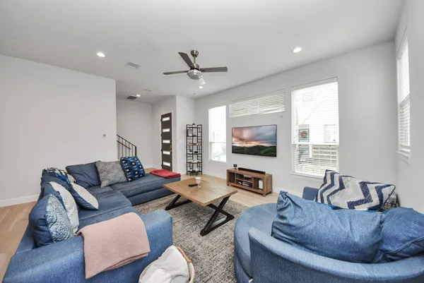 $2,750 | 506 West Donovan Street, Unit F, Houston, TX 77091