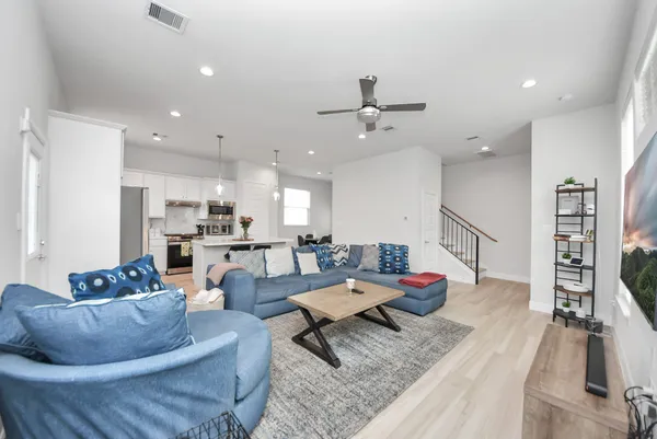 $2,750 | 506 West Donovan Street, Unit F, Houston, TX 77091