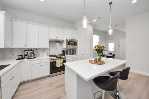 $2,750 | 506 West Donovan Street, Unit F, Houston, TX 77091