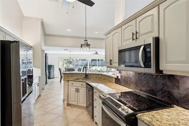 $559,900 | 39819 Grove Heights, Lady Lake, FL 32159