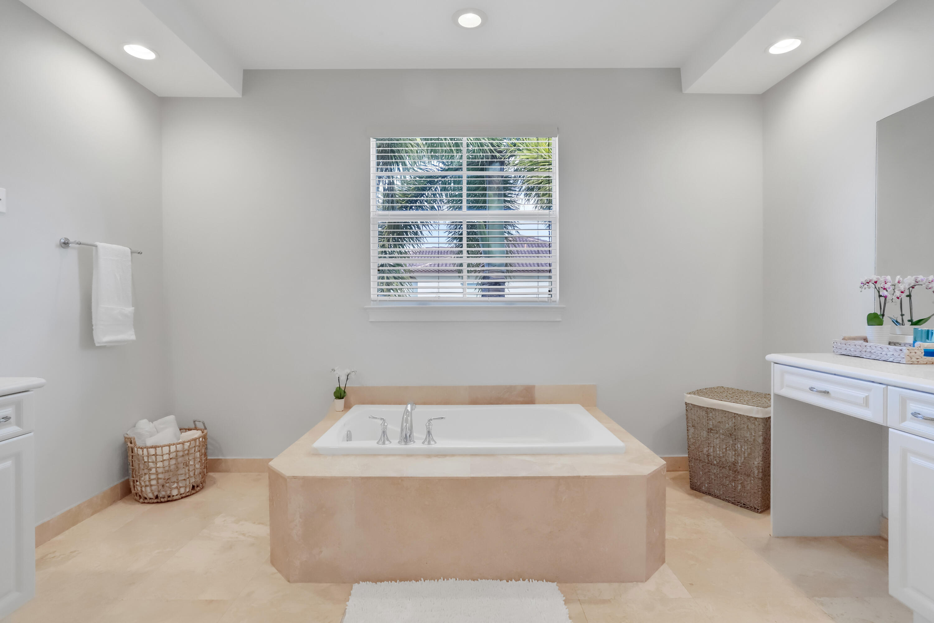 90 Via Floresta Drive Boca Raton, FL 33487 - Photo 28 of 31 IMG_0463