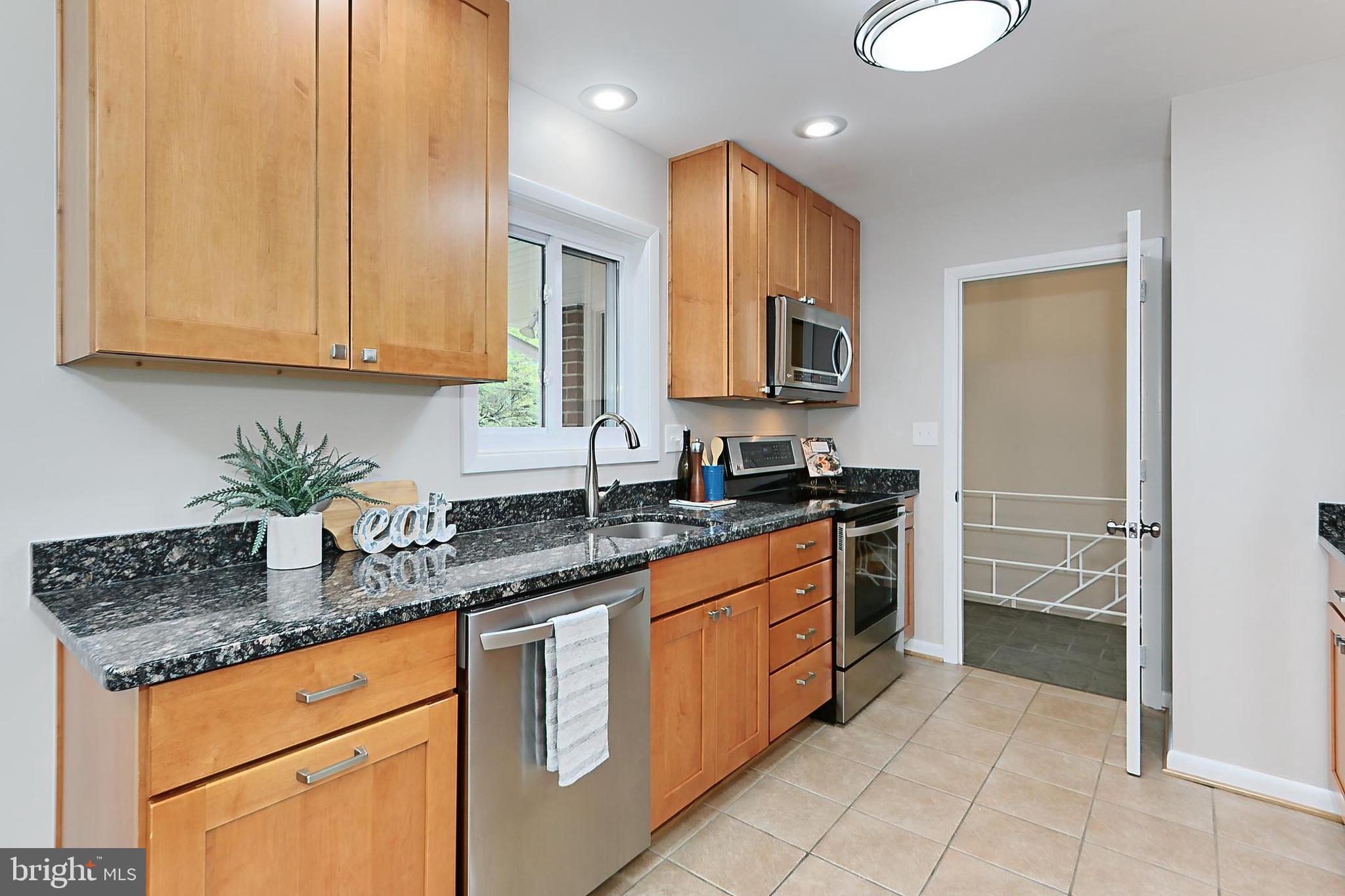 6534 Kerns Road Falls Church, VA 22044 - Photo 15 of 42 Gallery Image 15