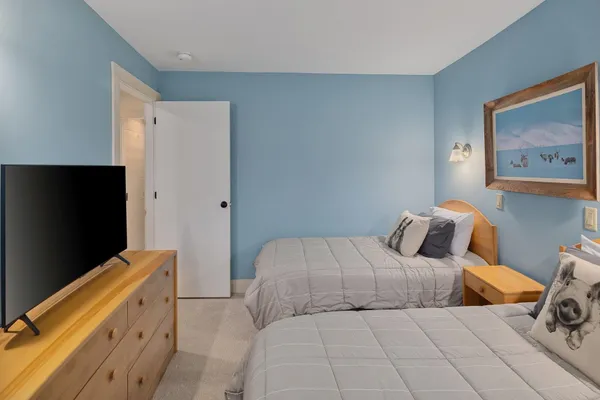 $575,000 | 55 Village Green Drive, Unit 3D, Stowe, VT 05672