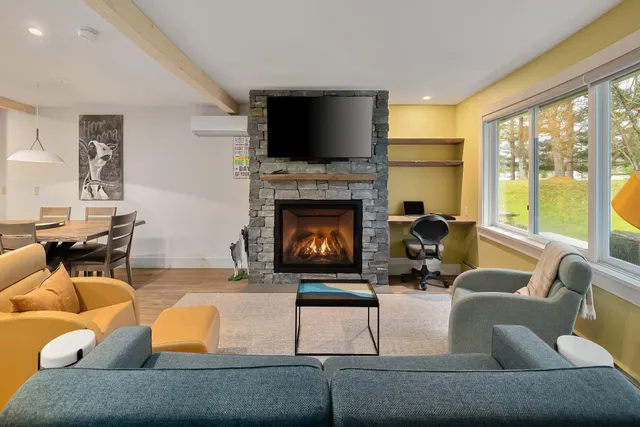 $589,000 | 55 Village Green Drive, Unit 3D, Stowe, VT 05672