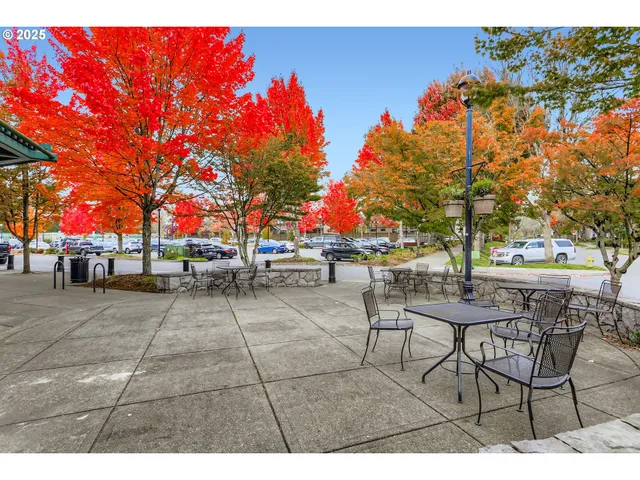 $315,000 | 1425 Northeast 61st Avenue, Unit 310, Hillsboro, OR 97124