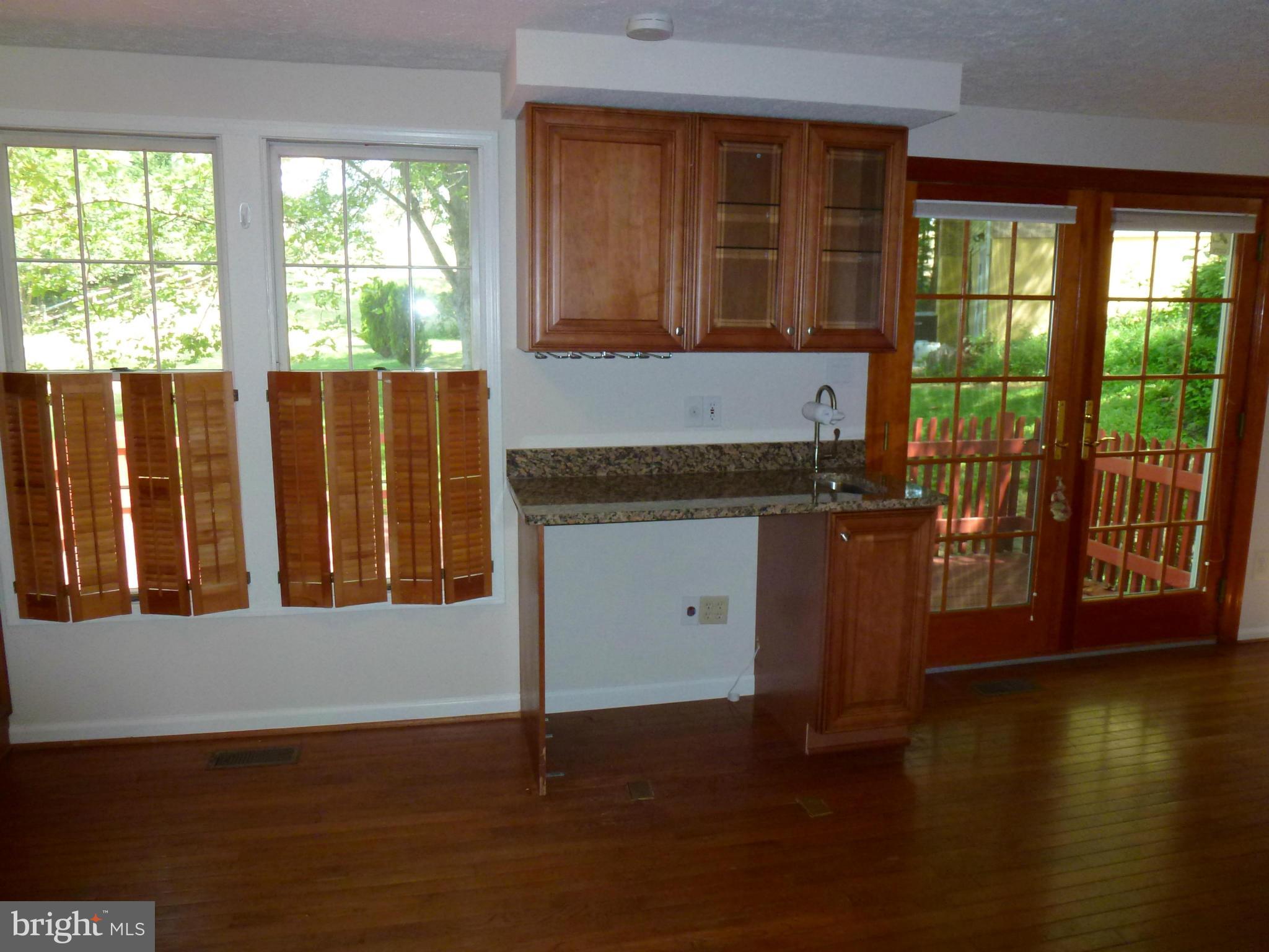 7585 Vogels Way Springfield, VA 22153 - Photo 7 of 23 Family Room