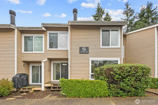 $370,000 | 23810 12th Place South, Unit 504, Des Moines, WA 98198