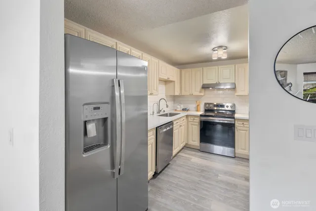 $370,000 | 23810 12th Place South, Unit 504, Des Moines, WA 98198