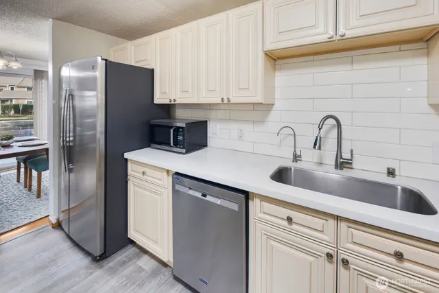 $370,000 | 23810 12th Place South, Unit 504, Des Moines, WA 98198