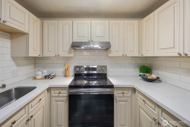 $370,000 | 23810 12th Place South, Unit 504, Des Moines, WA 98198