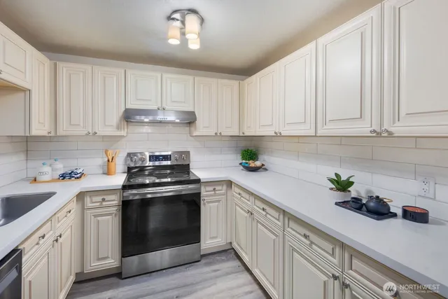 $370,000 | 23810 12th Place South, Unit 504, Des Moines, WA 98198