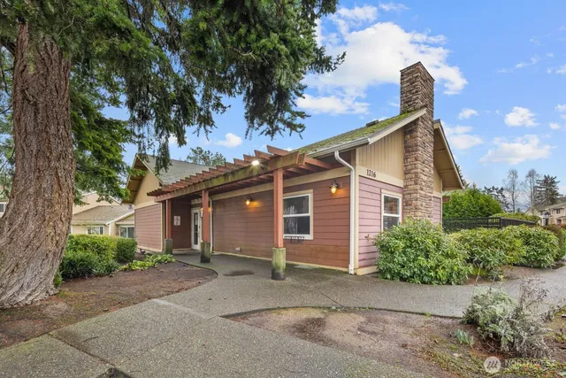 $370,000 | 23810 12th Place South, Unit 504, Des Moines, WA 98198