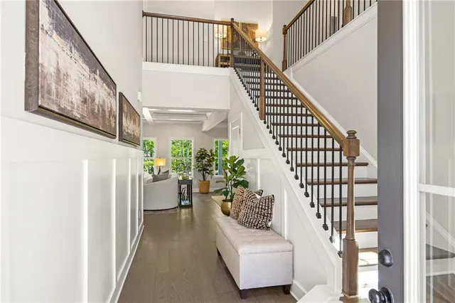 a view of entryway and hall