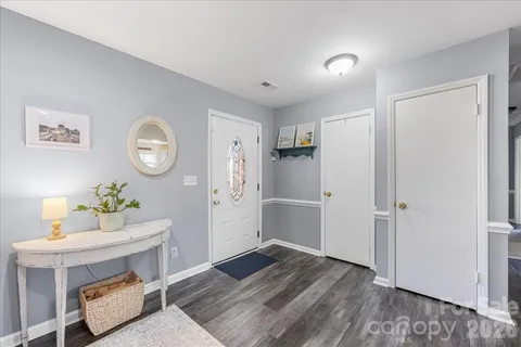 $400,000 | 4914 Glenbrier Drive, Charlotte, NC 28212