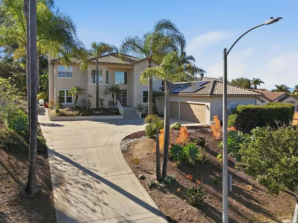 $1,199,000 | 1921 Cresthaven Drive, Vista, CA 92084