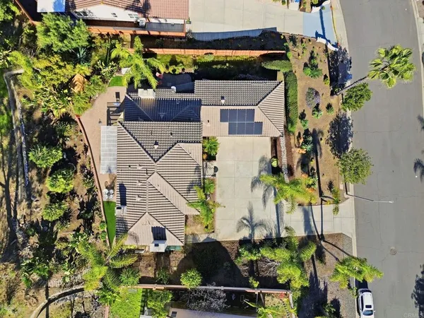 $1,199,000 | 1921 Cresthaven Drive, Vista, CA 92084