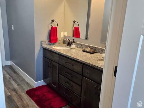 718 700 East Preston, ID 83263 - Photo 30 of 45 2 doors to the common bath, one for entry and another separating the vanity from the tub/toilet