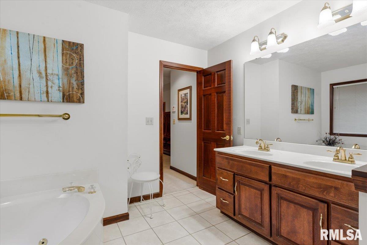 2013 Redlands Drive Springfield, IL 62711 - Photo 21 of 41 Gallery Image 21