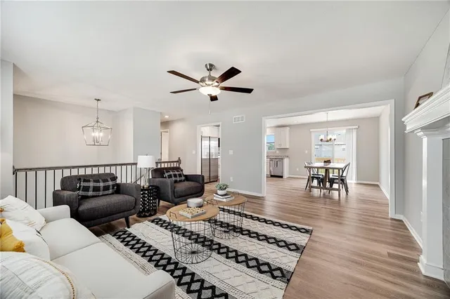 $339,900 | 702 Winter Drive, Belton, MO 64012