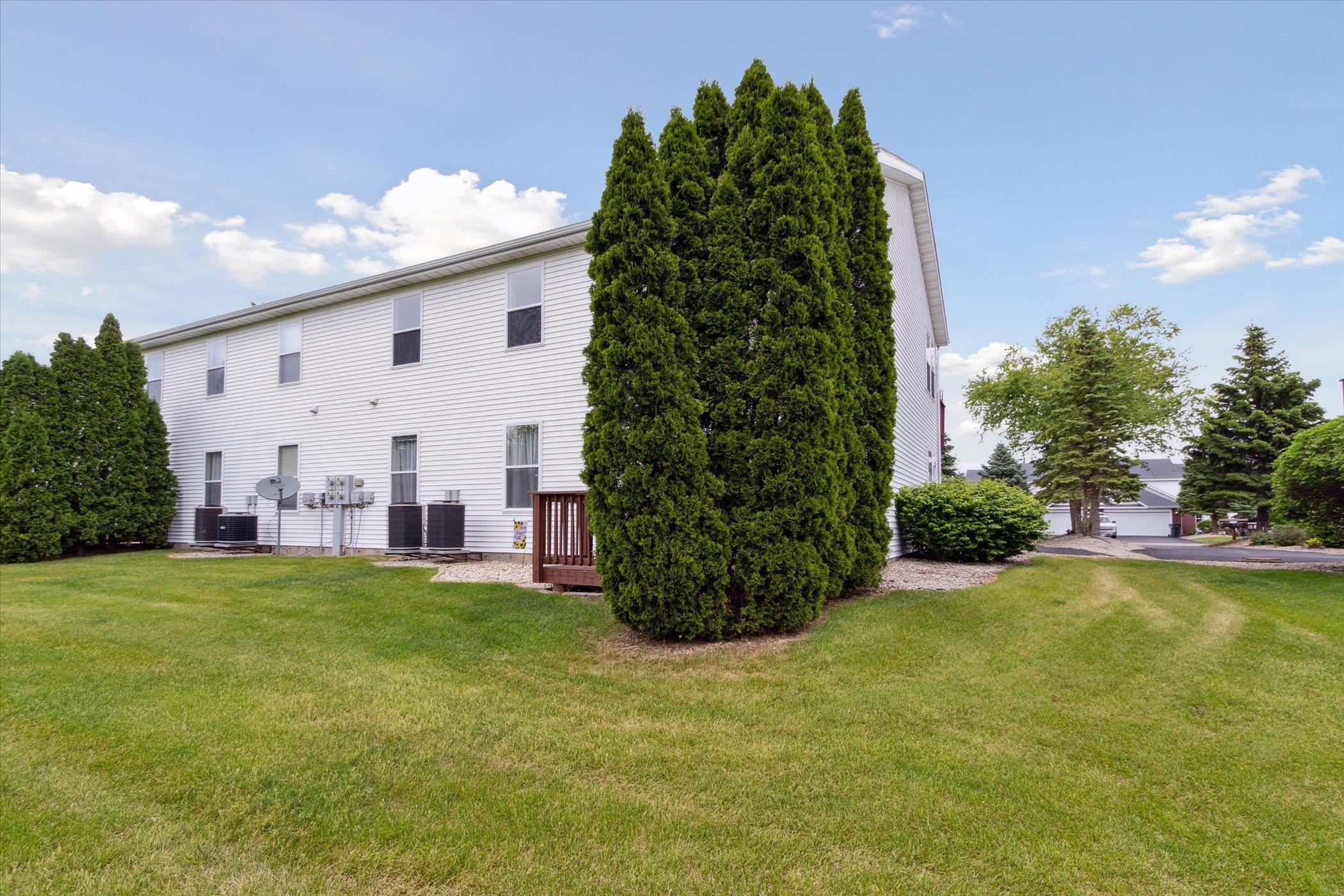 10156 Metalmark Lane, Unit 2 Roscoe, IL 61073 - Photo 38 of 38 a view of a house with backyard and garden