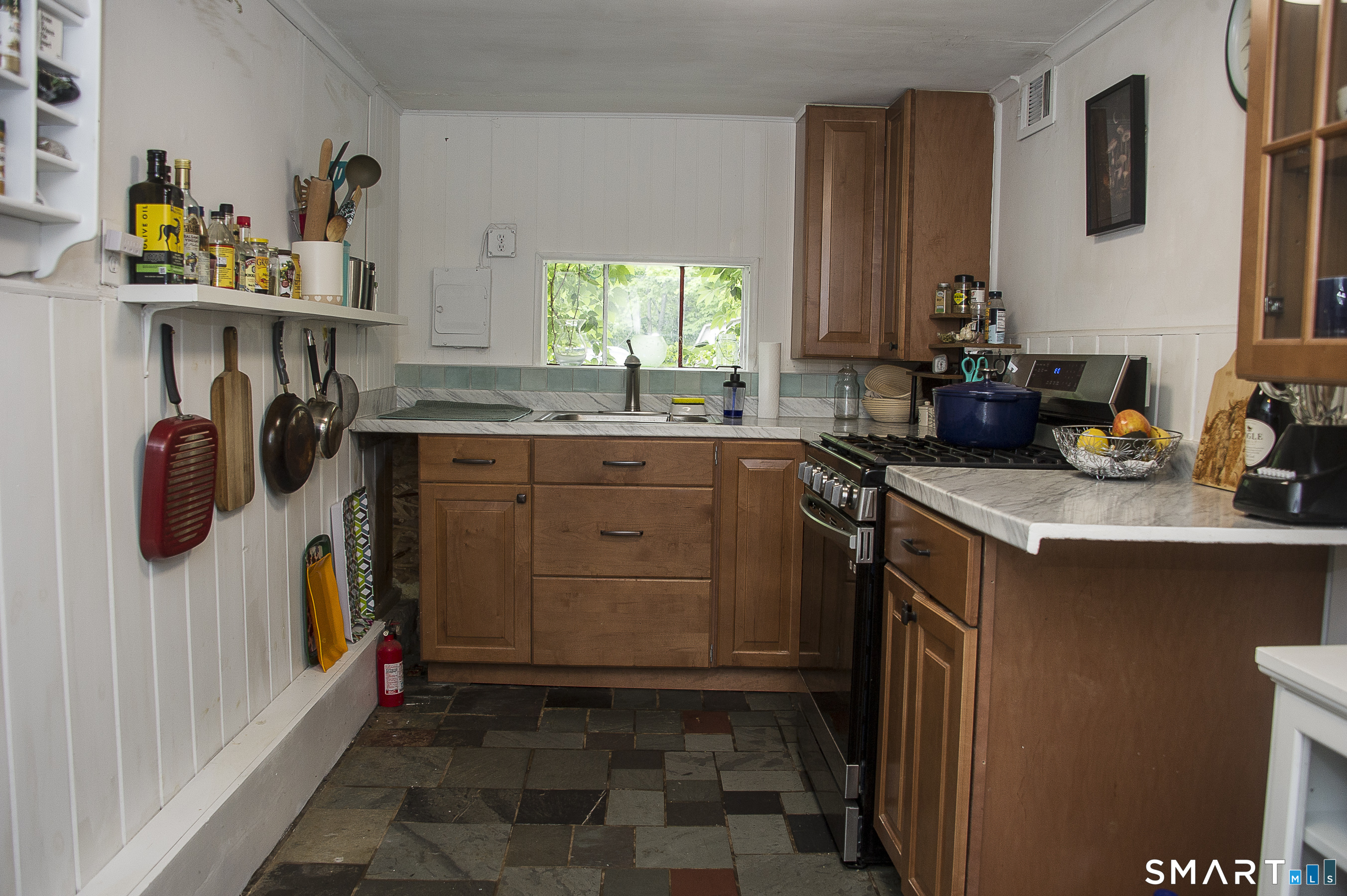 13 Webb Road Naugatuck, CT 06770 - Photo 8 of 12