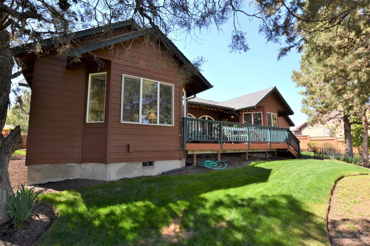 1182 Southwest Rimrock Way Redmond, OR 97756 - Photo 18 of 25 Gallery Image 18
