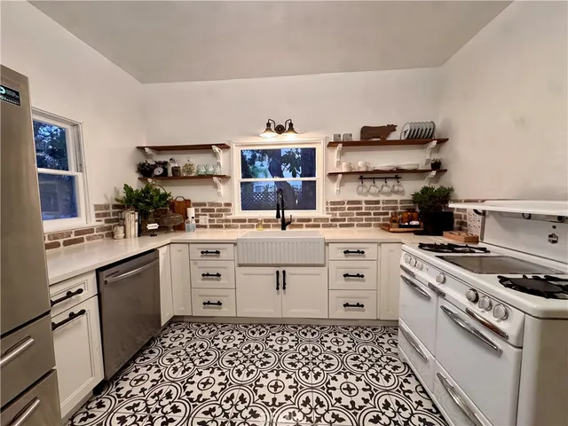 $4,500 | 323 West 18th Street, Santa Ana, CA 92706