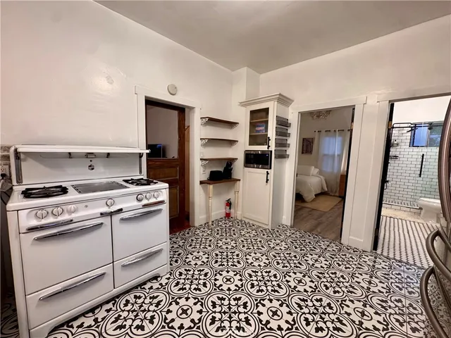 $4,500 | 323 West 18th Street, Santa Ana, CA 92706