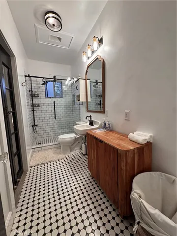 $4,500 | 323 West 18th Street, Santa Ana, CA 92706