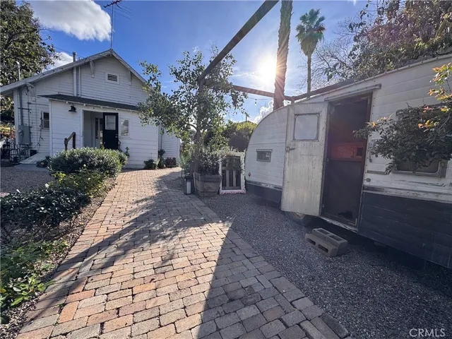 $4,500 | 323 West 18th Street, Santa Ana, CA 92706