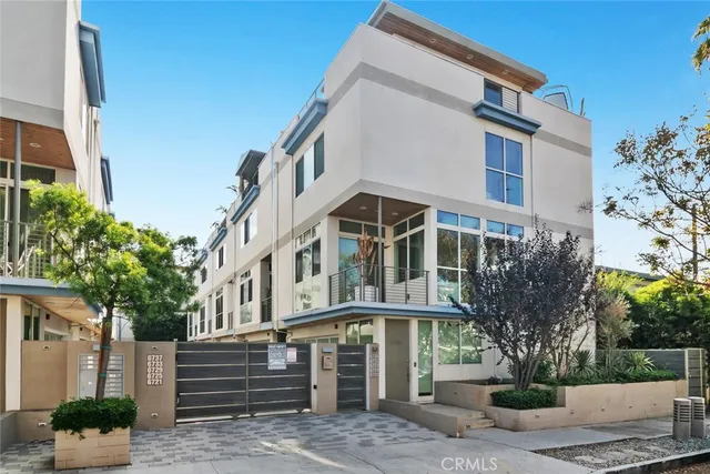 $1,250,000 | 6736 West Hepburn Way, Los Angeles, CA 90038