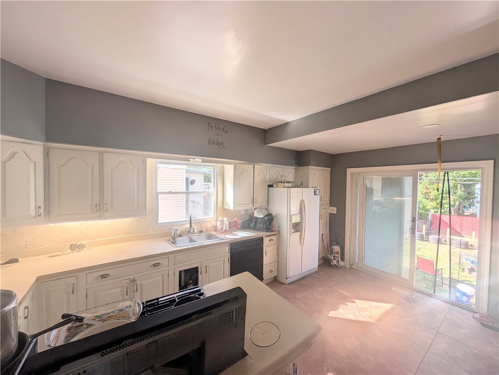 232 Alameda Street Rochester, NY 14613 - Photo 2 of 19 Gallery Image 2