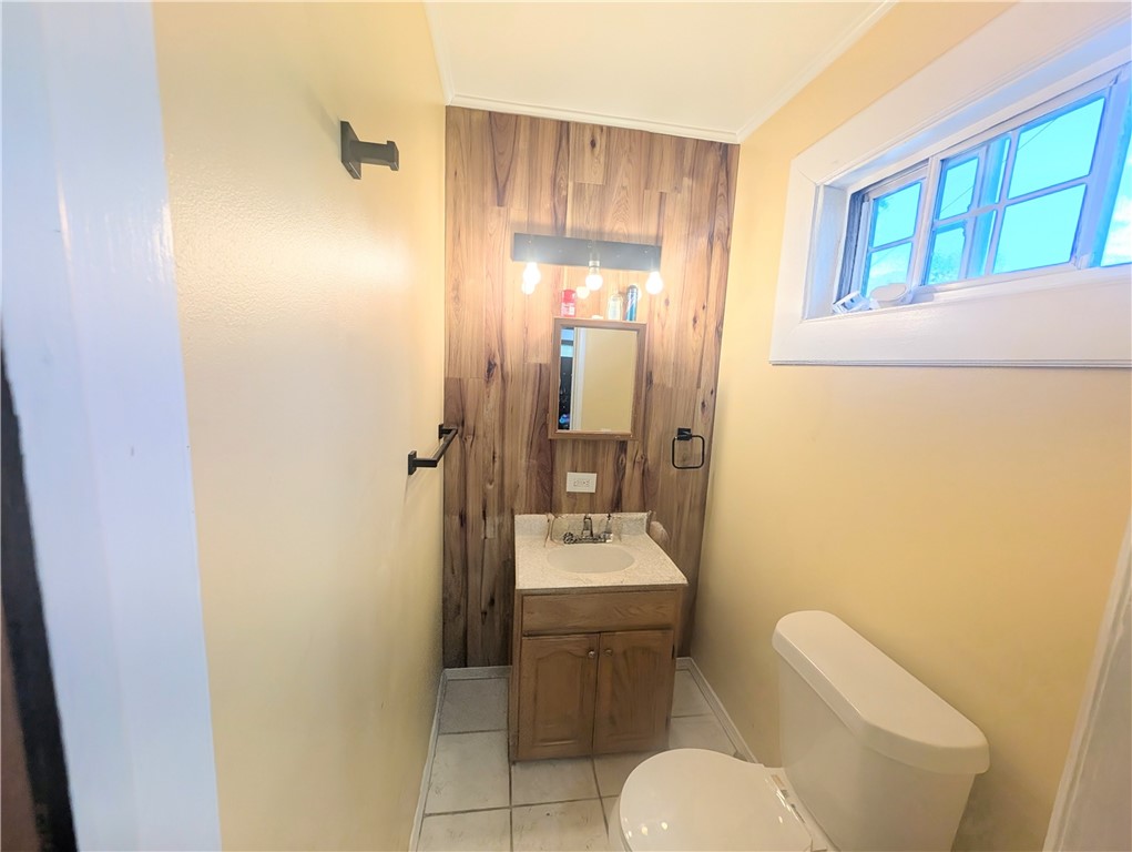 232 Alameda Street Rochester, NY 14613 - Photo 3 of 19 Gallery Image 3