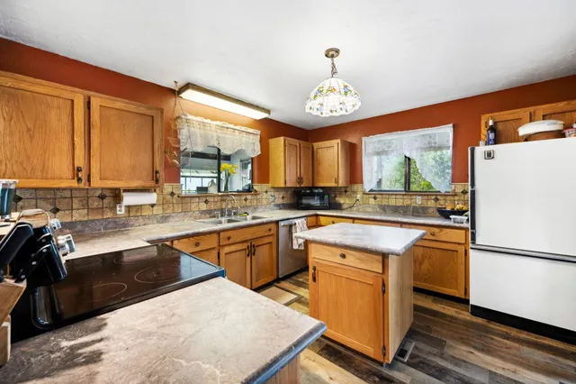 $889,000 | 457619 Highway 95, Careywood, ID 83809